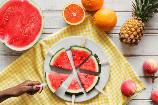 watermeloenplakken en fruit
